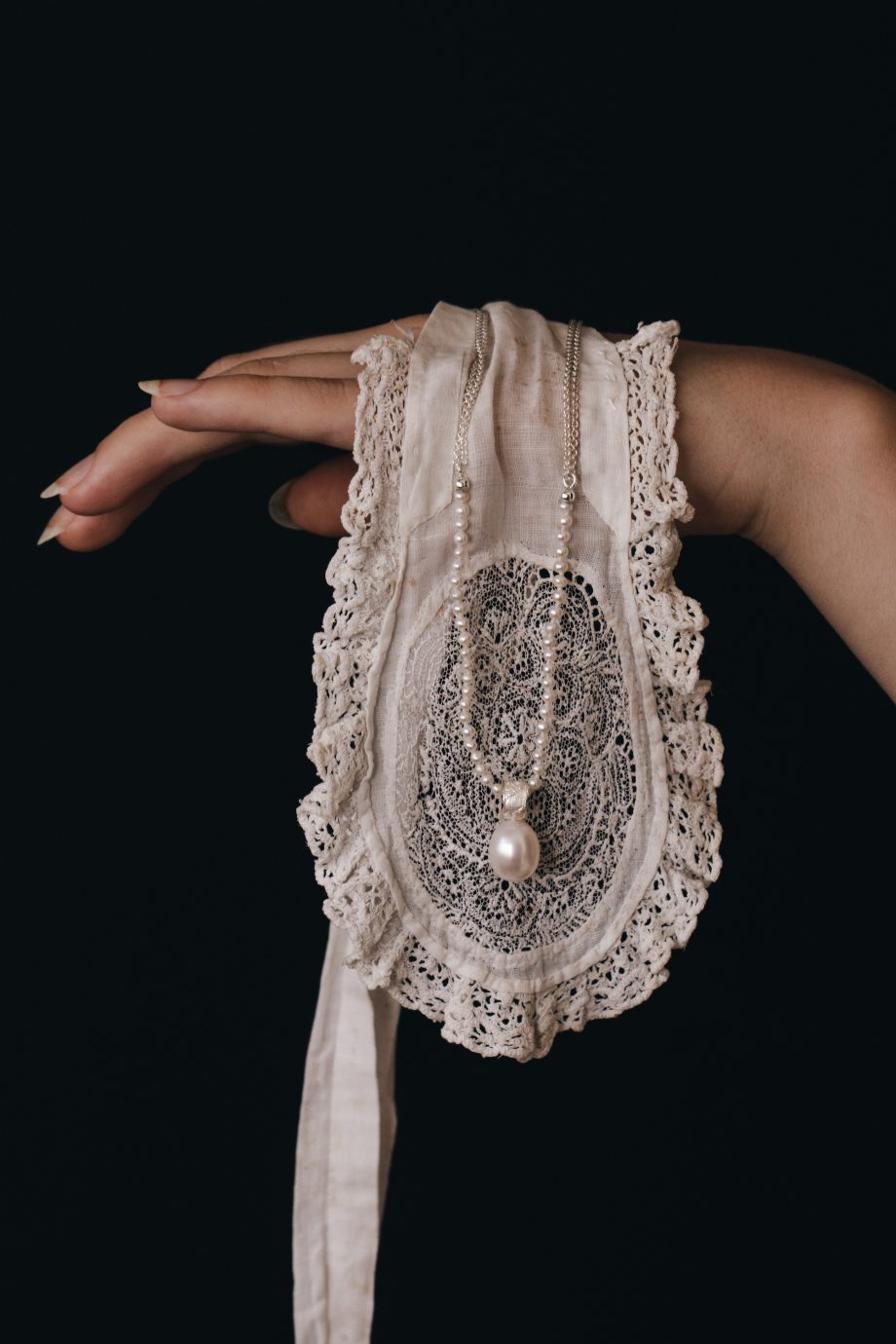 hester-zagt-ontwerpt-sieraden-die-geinspireerd-zijn-op-de-kunst-uit-het-rijksmuseum-368591