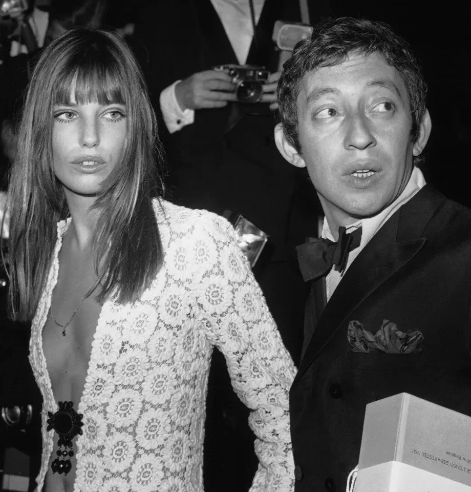 dit-is-het-verhaal-achter-de-iconische-gehaakte-jurk-van-jane-birkin-369473