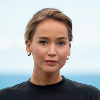 jennifer-lawrence-laat-zien-hoe-je-een-rechte-pony-draagt-in-de-herfst-366070