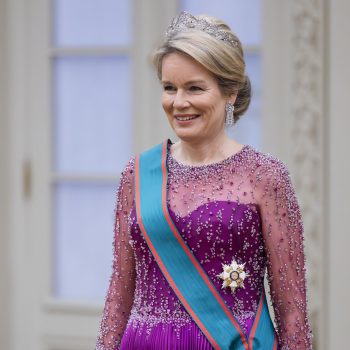 koningin-mathilde-schittert-letterlijk-in-armani-tijdens-staatsbanket-369241