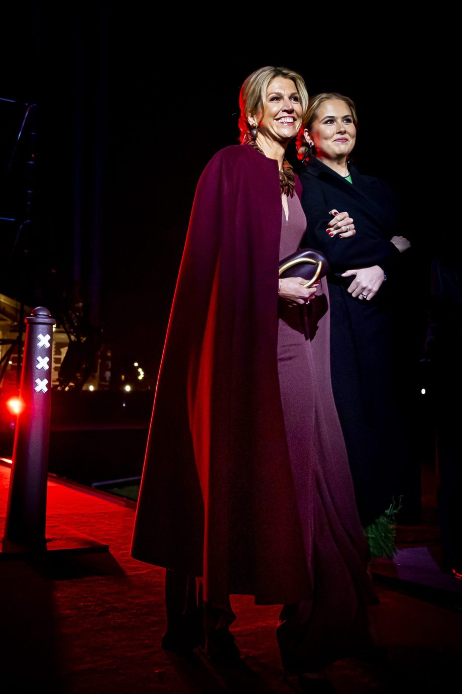 door-deze-jas-van-koningin-maxima-krijg-je-weer-zin-in-het-najaar-370434