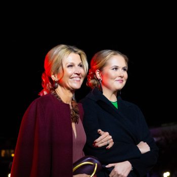koningin-maxima-leent-de-tas-van-prinses-alexia-370600