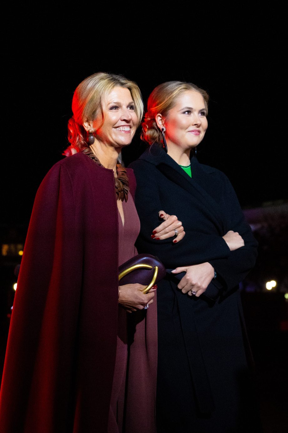 koningin-maxima-leent-de-tas-van-prinses-alexia-370600