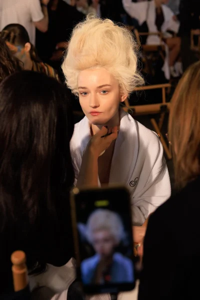 zo-creeerde-pat-mcgrath-de-beautylooks-van-je-favoriete-beroemdheden-voor-vogue-world-2025-370277