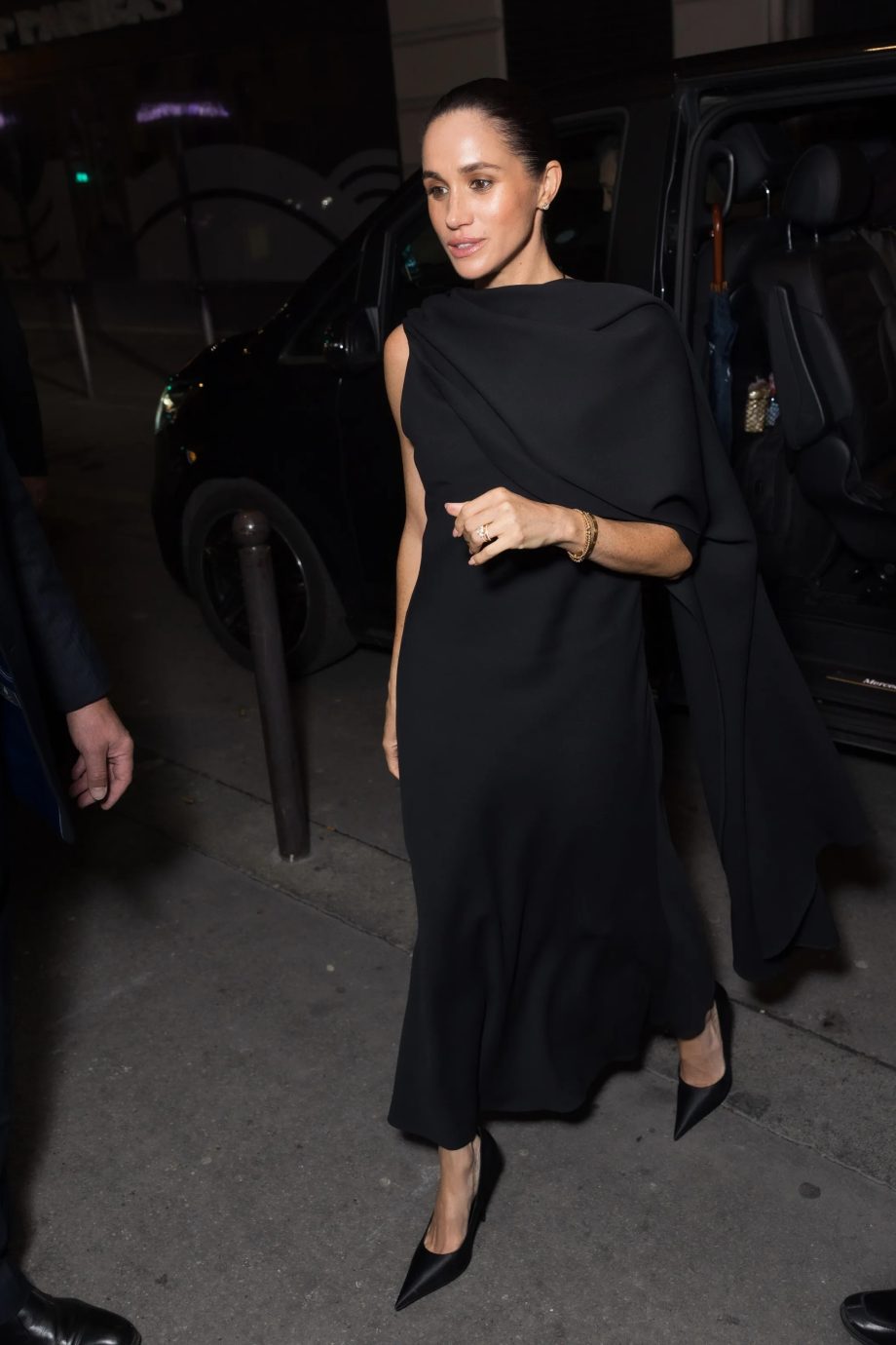 meghan-markle-maakt-een-verrassingsverschijning-bij-balenciaga-366519