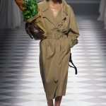 Moschino catwalkbeeld met stokbrood