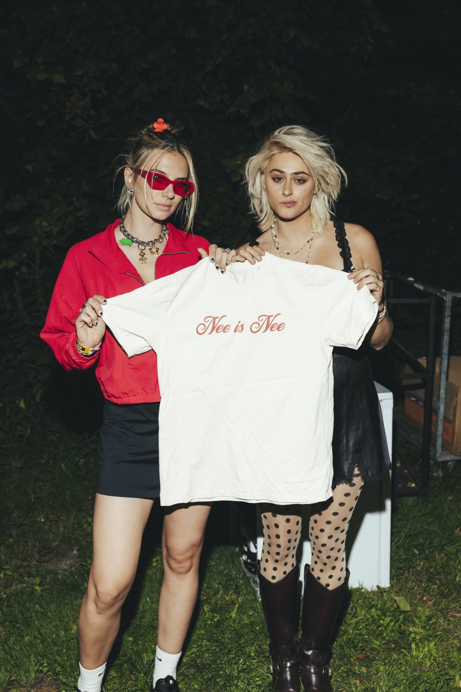 het-nee-is-nee-shirt-van-bente-en-maan-is-een-grote-hit-en-heeft-vooral-een-duidelijke-boodschap-370655