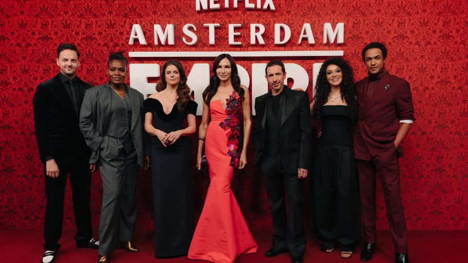 in-gesprek-met-de-cast-van-amsterdam-empire-het-rennen-over-de-wallen-was-waanzinnig-369816