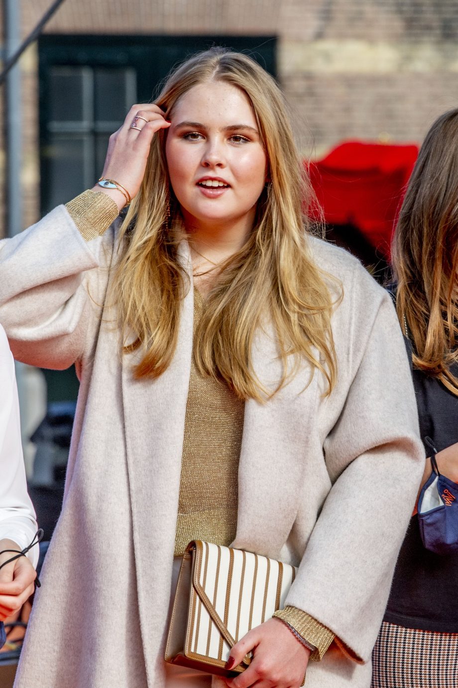 5x-prinses-amalia-die-kleding-leende-uit-de-kast-van-haar-familie-370578