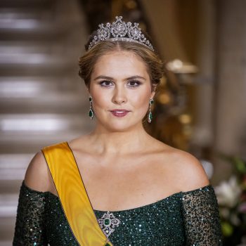 prinses-amalia-trekt-alle-aandacht-in-een-opvallende-groene-galajurk-366544