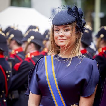 de-victoria-beckham-jurk-van-prinses-ariane-werd-eerder-door-deze-koningin-gedragen-367721