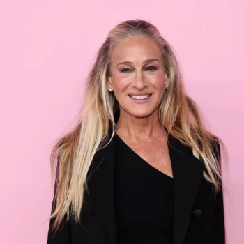 alle-sterren-op-de-roze-loper-van-de-victorias-secret-show-2025-368527