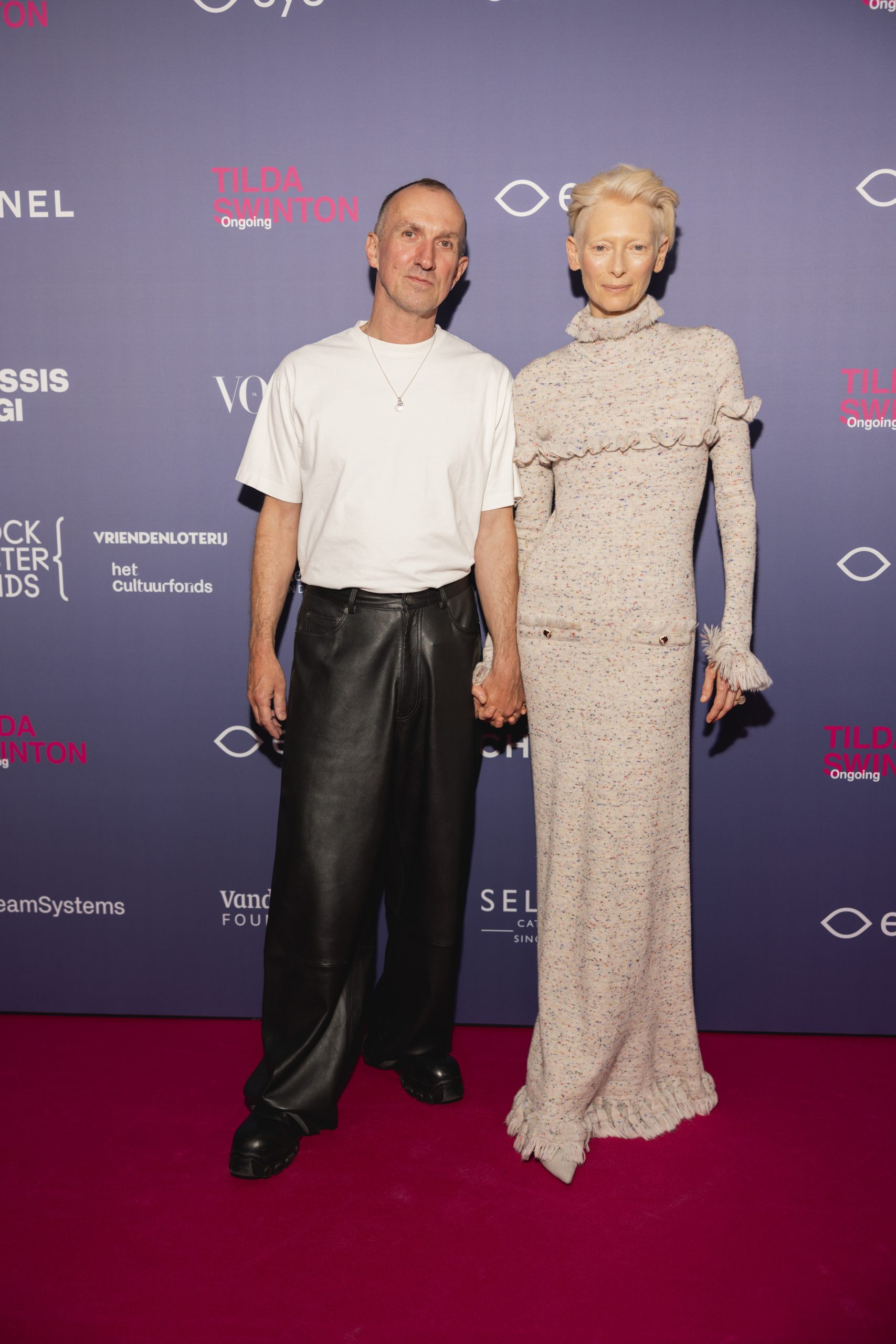 Tilda Swinton met fotograaf Tim Walker