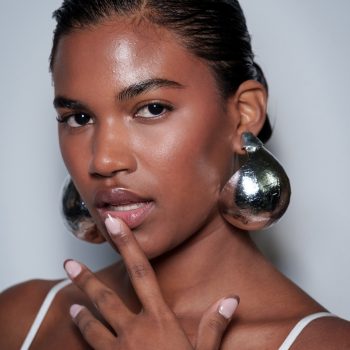 dit-zijn-de-beste-lippenbalsems-en-lip-treatments-tegen-droge-lippen-373608