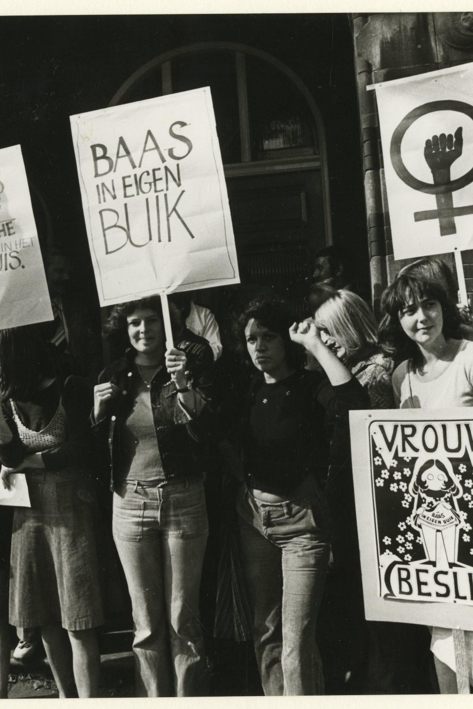 waarom-abortus-in-nederland-nog-steeds-geen-recht-is-en-waarom-dat-gevaarlijk-is-372882