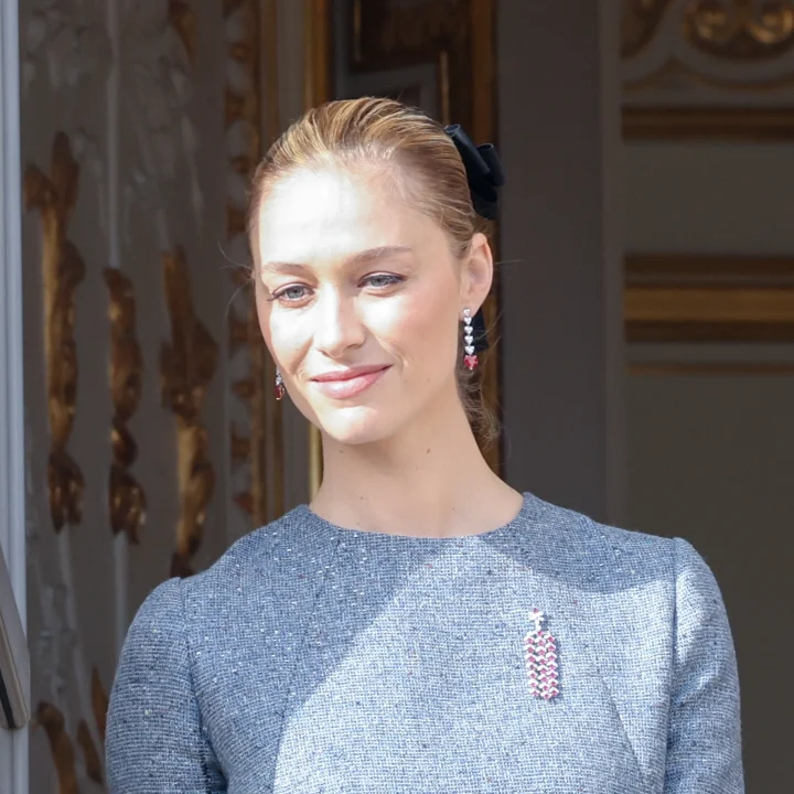 beatrice-borromeo-tilt-de-groutfit-naar-een-koninklijk-niveau-373747