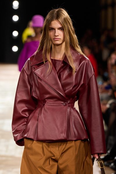 hoog-op-het-verlanglijstje-de-jas-in-de-kleur-van-het-seizoen-371459