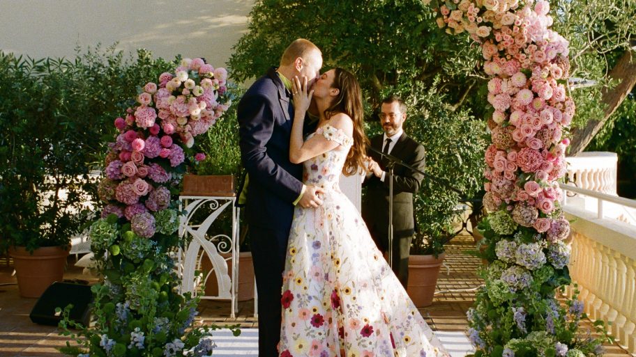 de-excentrieke-bruiloft-van-filmmaker-joosje-duk-en-schrijver-sebastiaan-chabot-in-zuid-frankrijk-371623