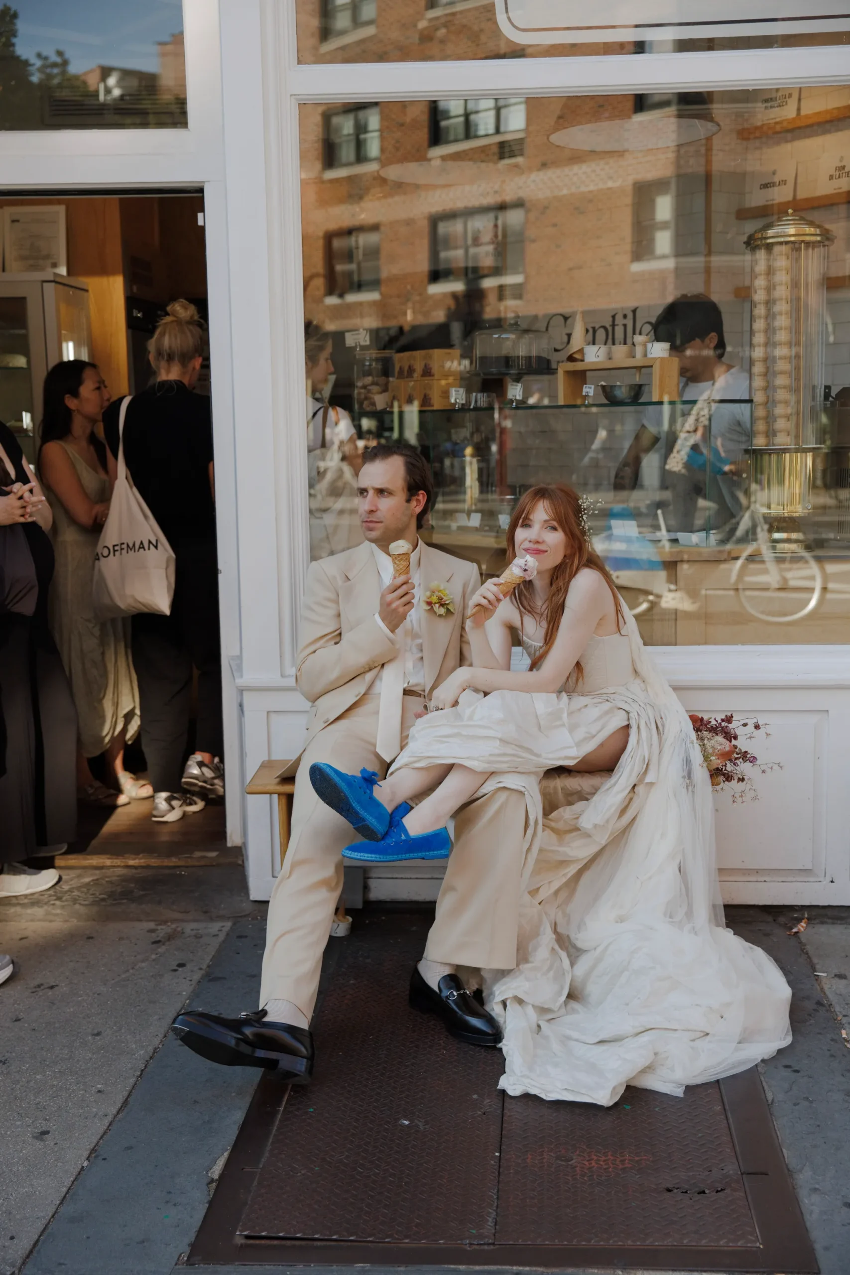 Carly Rae Jepsen eet ijs met haar man