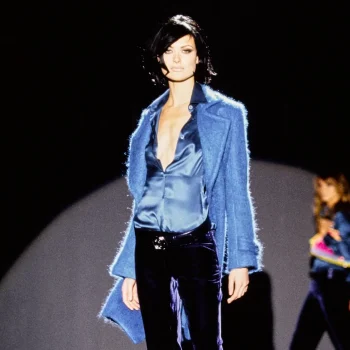 de-fluwelen-broek-uit-de-jaren-90-gaan-we-deze-winter-overal-zien-374286