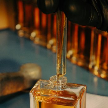 honingparfum-is-een-trend-wat-is-het-en-waarom-wil-iedereen-het-proberen-371917