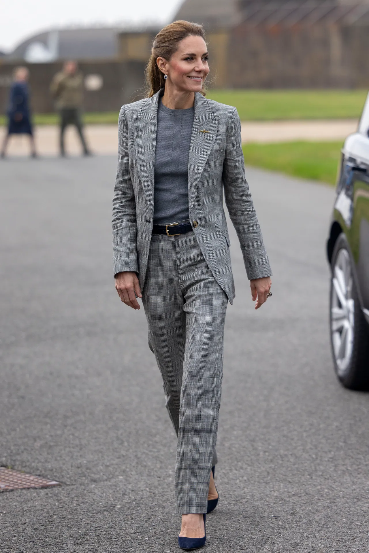 kate middleton geruit pak