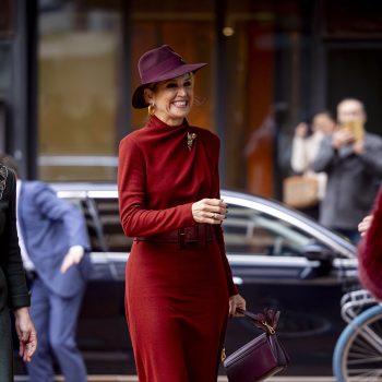 koningin-maxima-draagt-een-tas-van-dit-geliefde-nederlandse-designermerk-373392