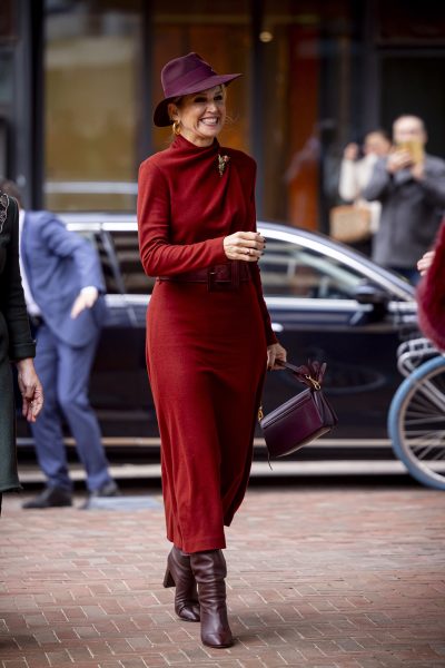 koningin-maxima-draagt-een-tas-van-dit-geliefde-nederlandse-designermerk-373392