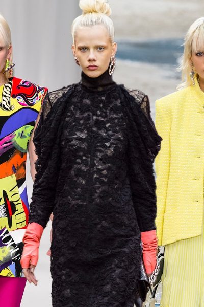 de-20-beste-catwalkmomenten-van-nederlands-topmodel-marjan-jonkman-373476