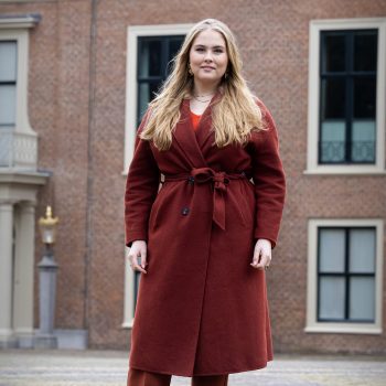 deze-betaalbare-sneakers-van-amalia-shoppen-we-zelf-ook-graag-372717