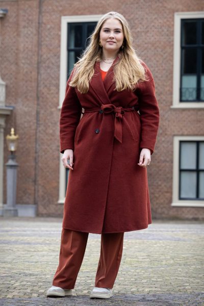 deze-betaalbare-sneakers-van-amalia-shoppen-we-zelf-ook-graag-372717