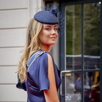 deze-deense-royal-kiest-voor-dezelfde-victoria-beckham-jurk-als-prinses-ariane-373278