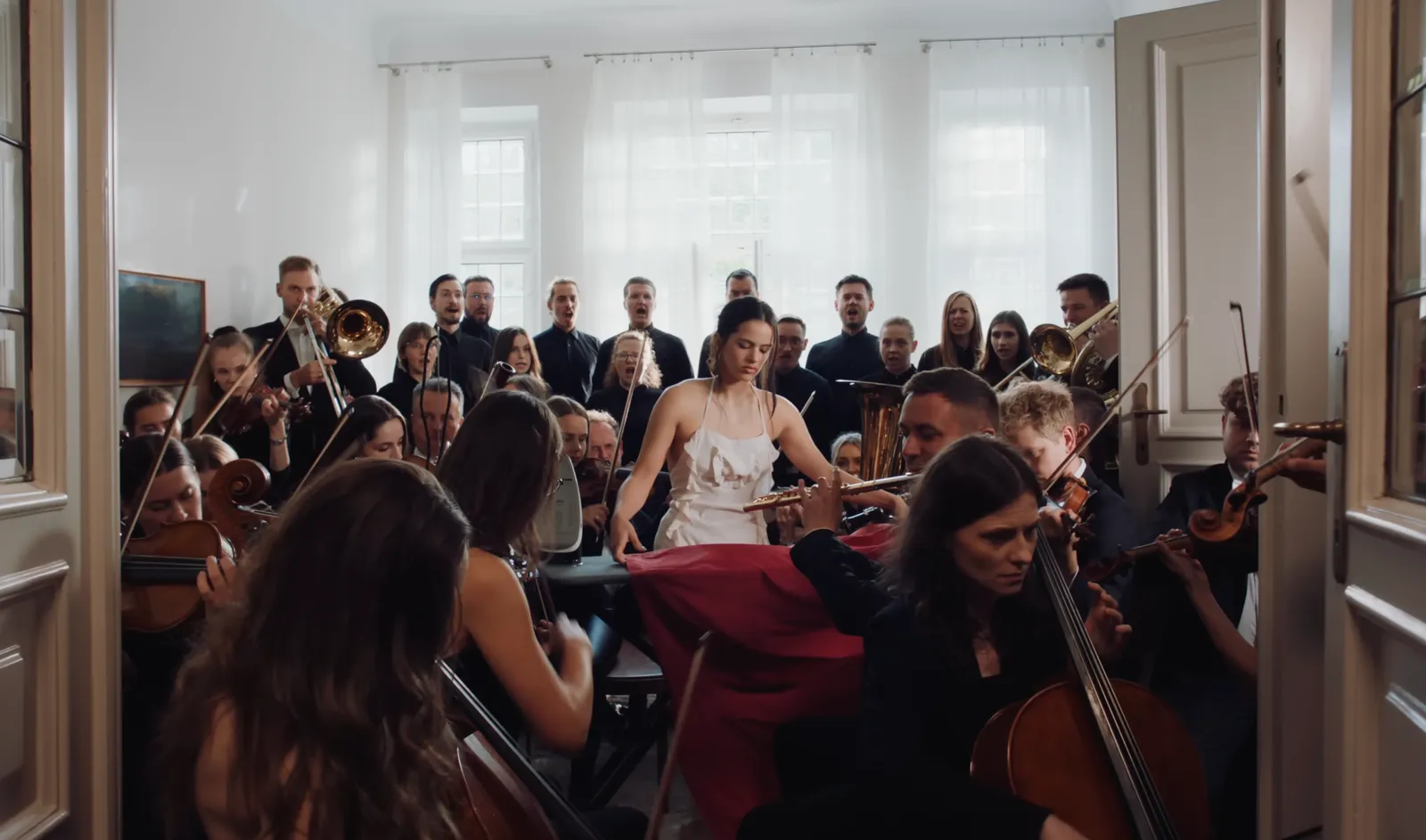 rosalía rave review lente 2026