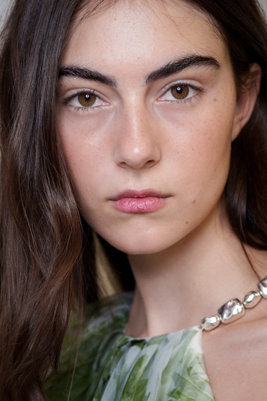 deze-negatieve-effecten-heeft-alcohol-op-je-huid-en-zo-kun-je-ze-beperken-374129