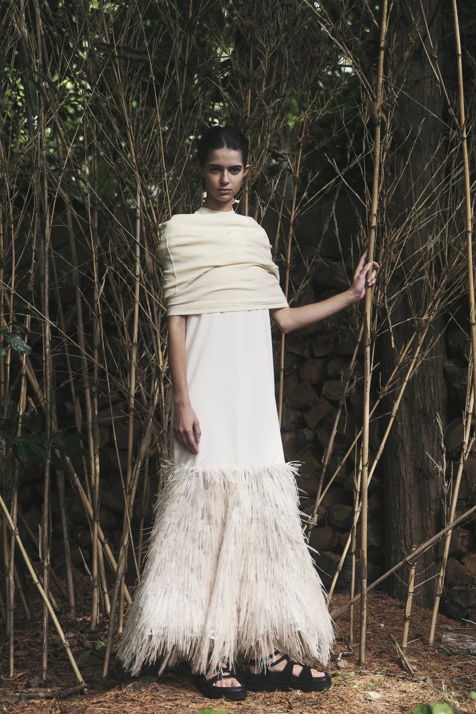 Een look van Co in de kleur van het jaar 2026 van Pantone