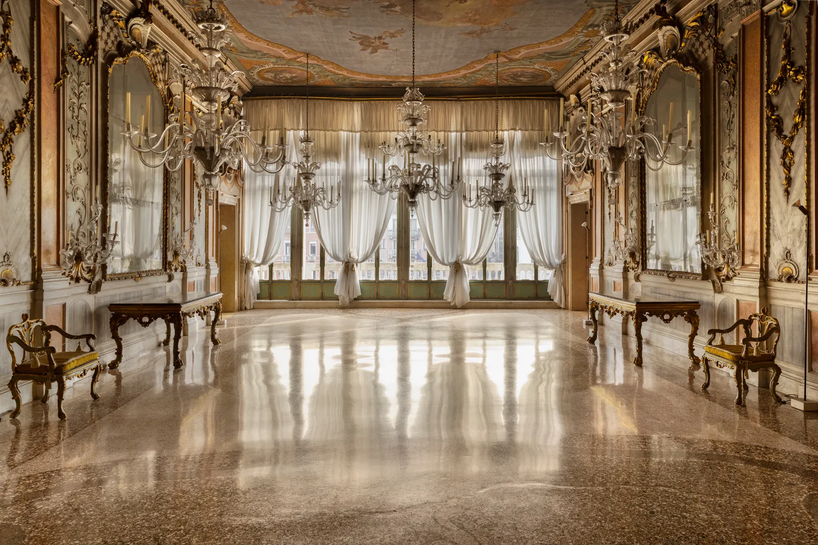 Het palazzo in de Dries Van Noten Fondazione in Venetië.