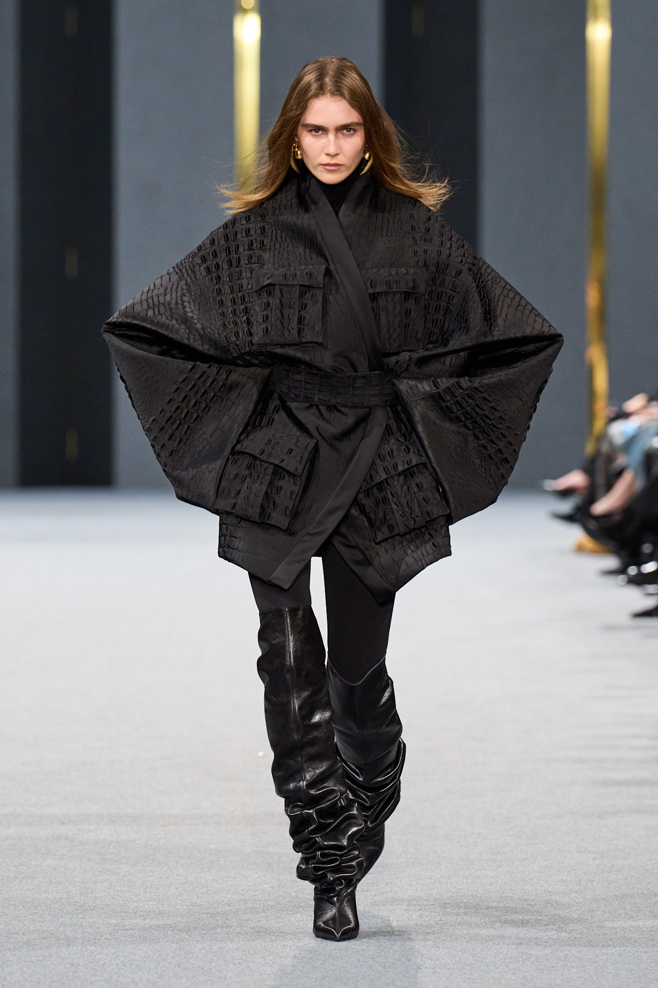 Mia Armstrong bij Balmain herfst/winter 2025