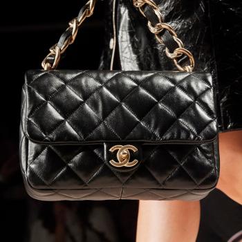 waarom-deze-chanel-tas-een-van-de-beste-mode-investeringen-is-378838