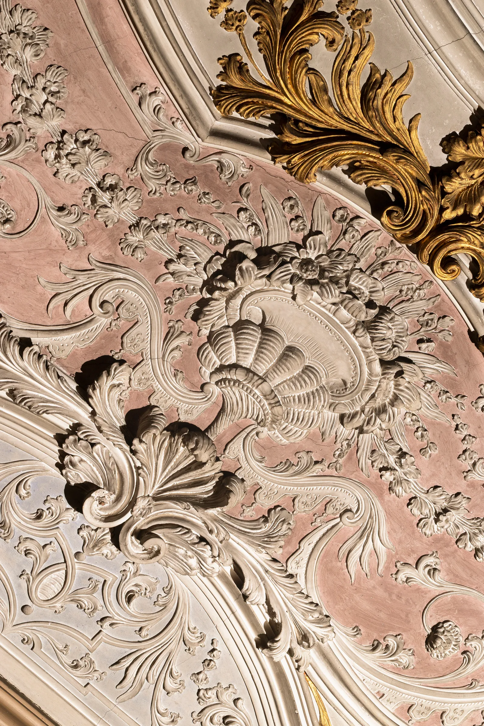 Details in de fondazione van dries van noten