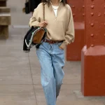 Bhavitha Mandava opent de Chanel Métiers d'Art 2026-show in New York