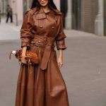 Lange rok met knie hoge laarzen