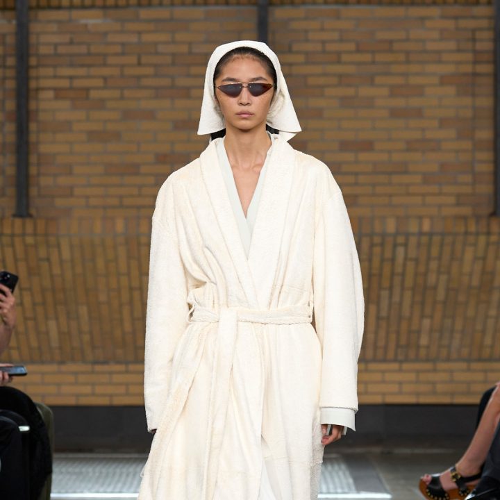 deze-stijlvolle-zachte-badjassen-komen-altijd-goed-van-pas-377080