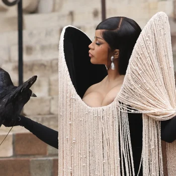 de-meest-bizarre-en-spraakmakende-rode-loper-momenten-van-2025-378348