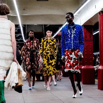 deze-modellen-maakten-hun-debuut-bij-de-nieuwste-chanel-show-375306