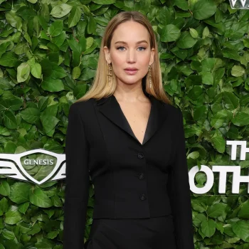 de-beste-looks-op-de-rode-loper-van-de-gotham-awards-2025-374988