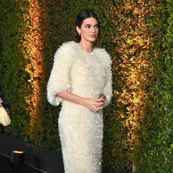 kendall-jenner-is-een-high-fashion-pino-in-deze-jurk-375455