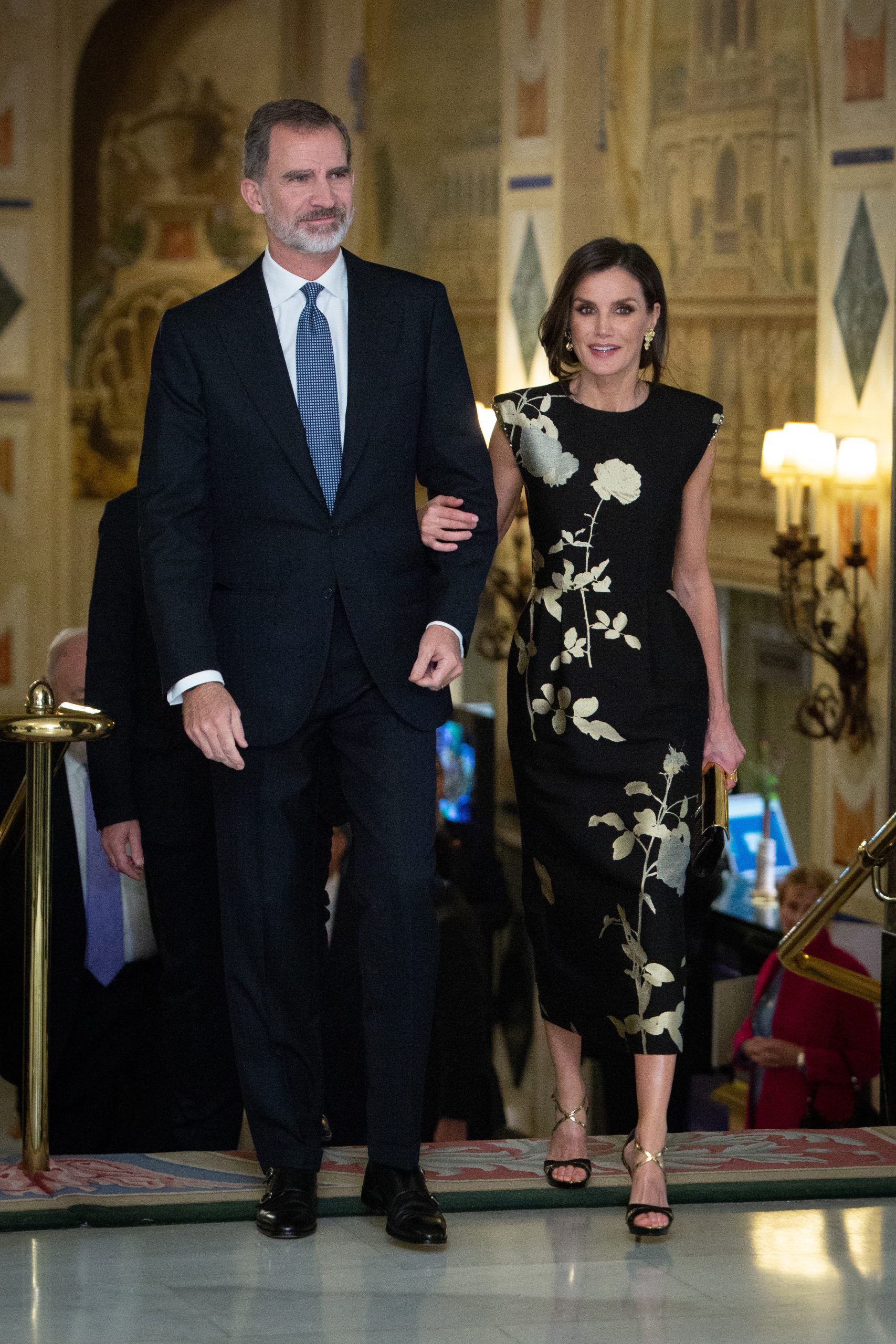 Europese royals zoals koningin Letizia in Dries Van Noten