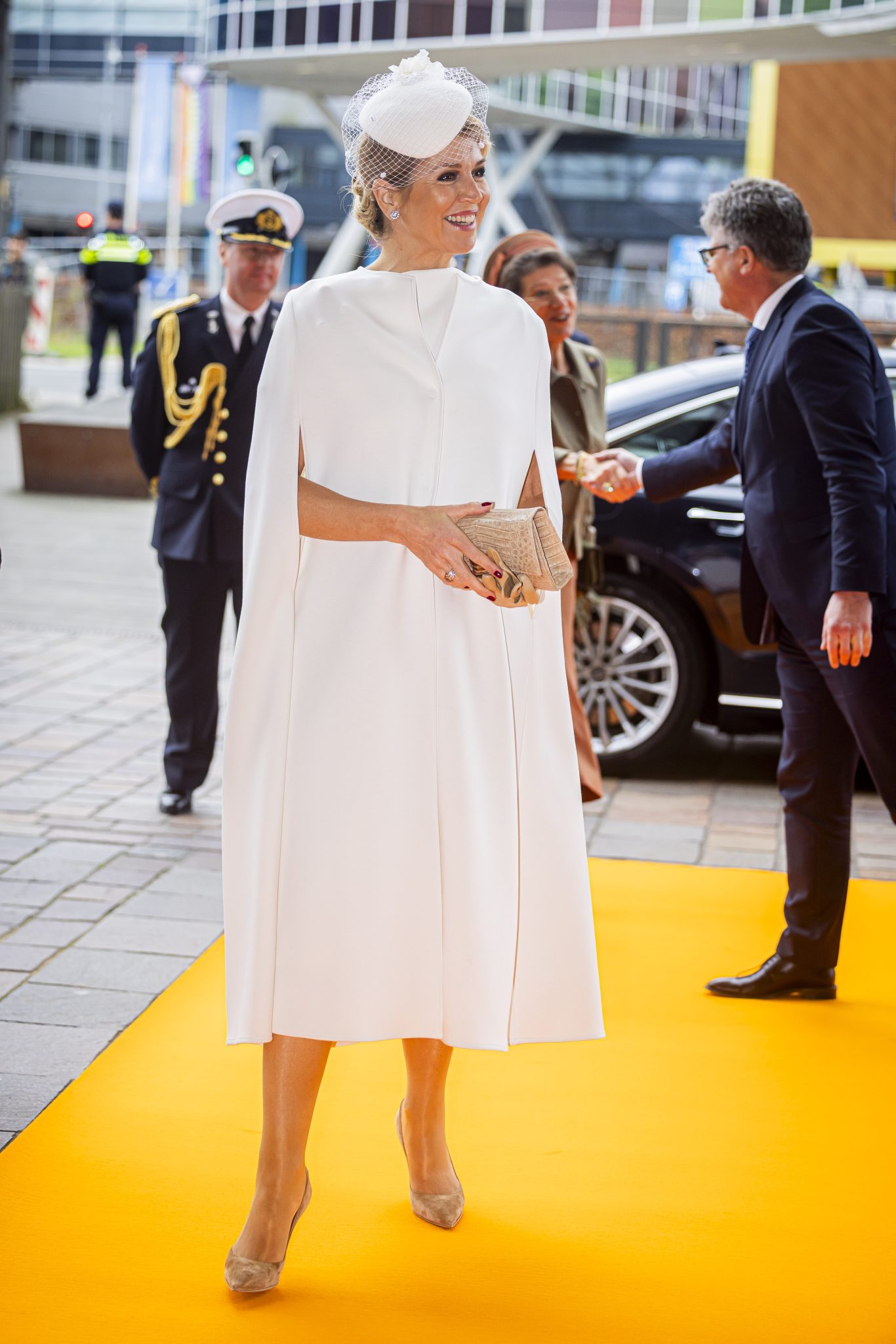 Koningin Máxima in controversiële kleur van 2026 Cloud Dancer