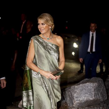 dit-is-waarom-koningin-maxima-deze-prachtige-sari-draagt-in-suriname-375204