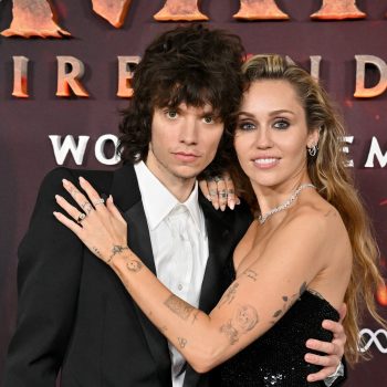 miley-cyrus-maakt-date-night-van-avatar-premiere-met-vriend-maxx-morando-375116